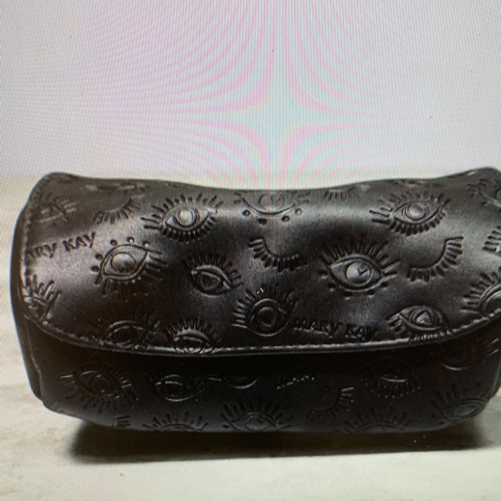 NEW Mary Kay Black Makeup‎ / Cosmetic Bag - Eye With Lashes Print, Small Round
